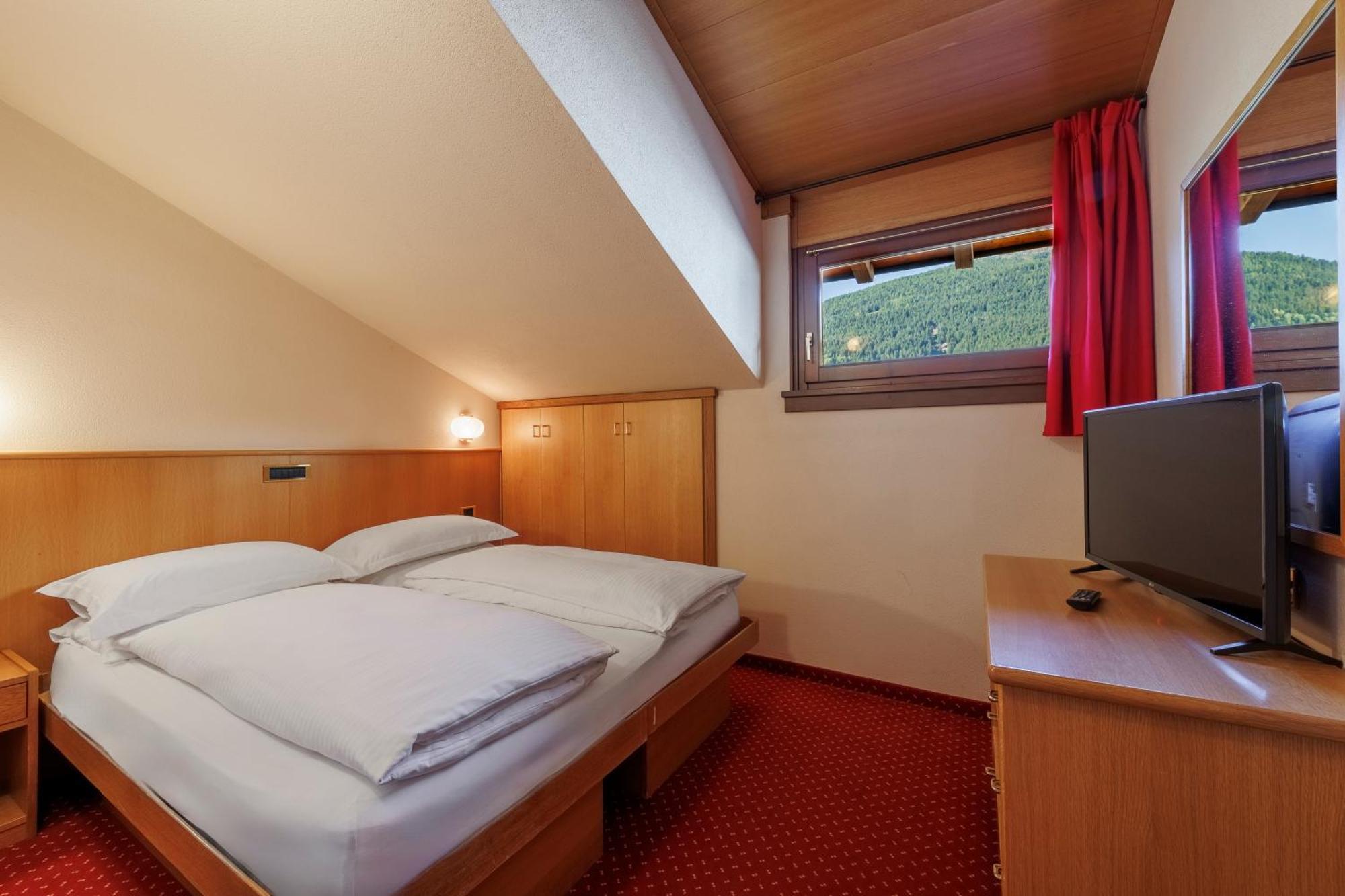 Hotel Miravalle Isolaccia Exteriör bild