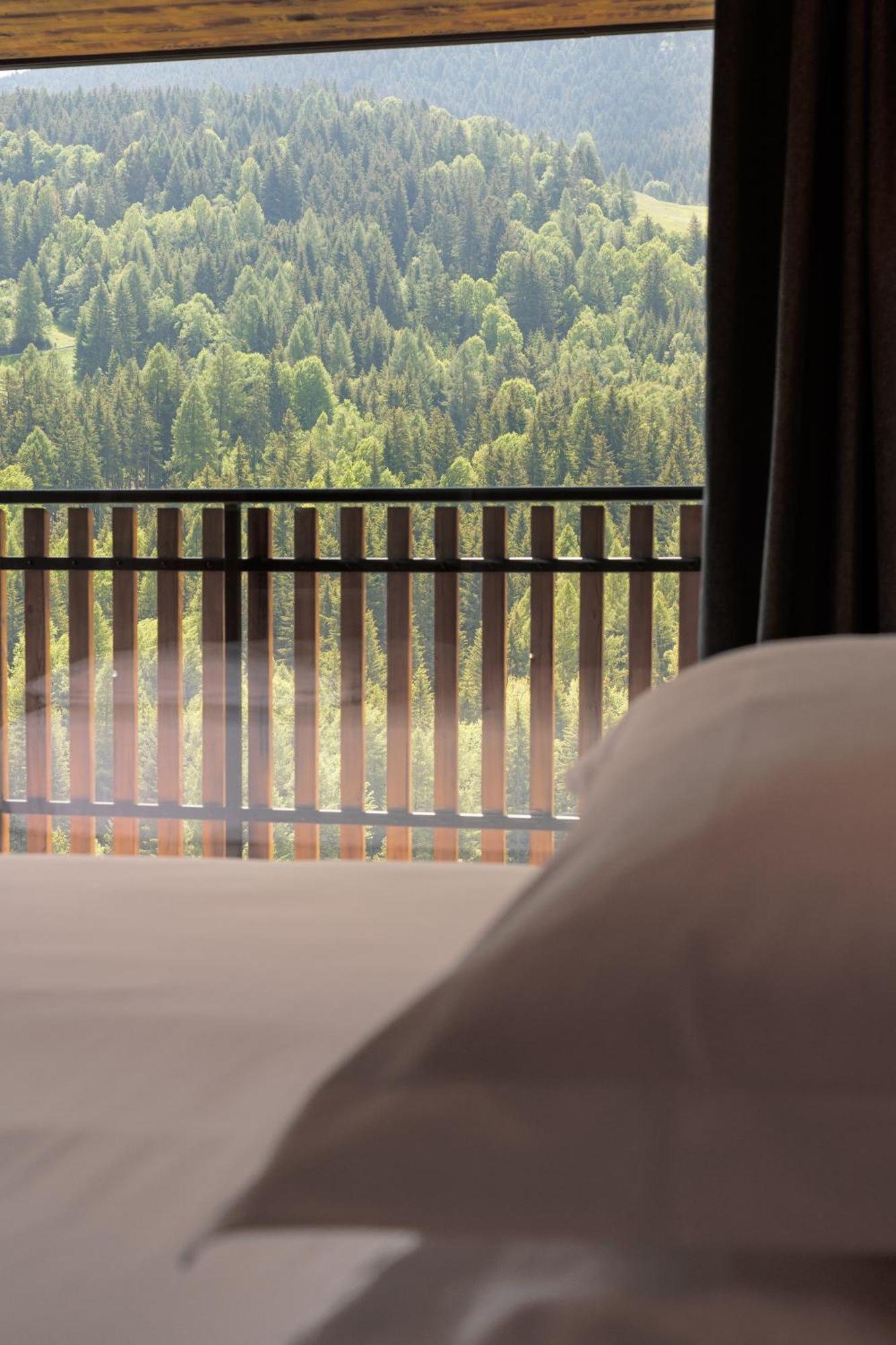 Hotel Miravalle Isolaccia Rum bild